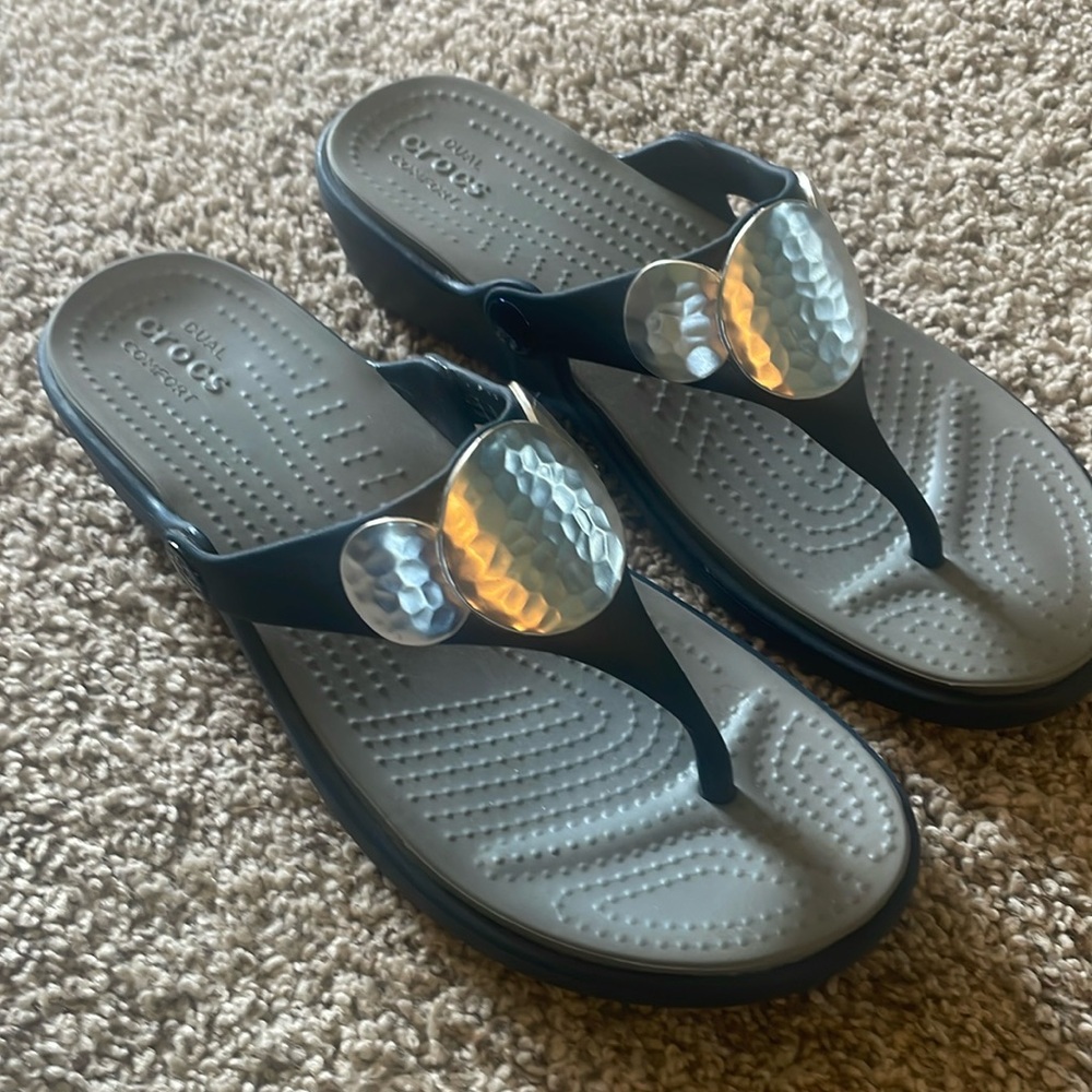 Crocs sandals dual comfort navy size 8